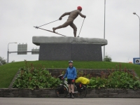 Statue of the Olympic champion Eero Mäntyranta in Pello
