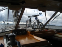 Sailing with a bike fastened to the mast